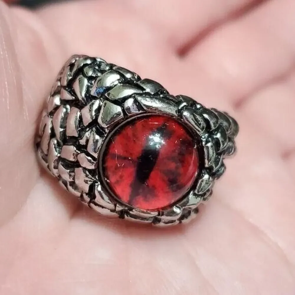 Silver tone red dragon's eye ring Size 10ish